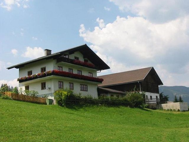 Pommerbauer_-_Haus_im_Sommer.jpg